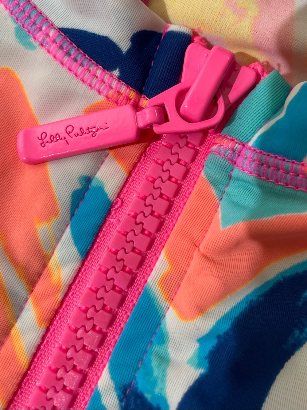 Lilly Pulitzer UPF 50+ Luxletic Kona Sunguard Rash Guard Goombay Smash M SWIM - Picture 9 of 10